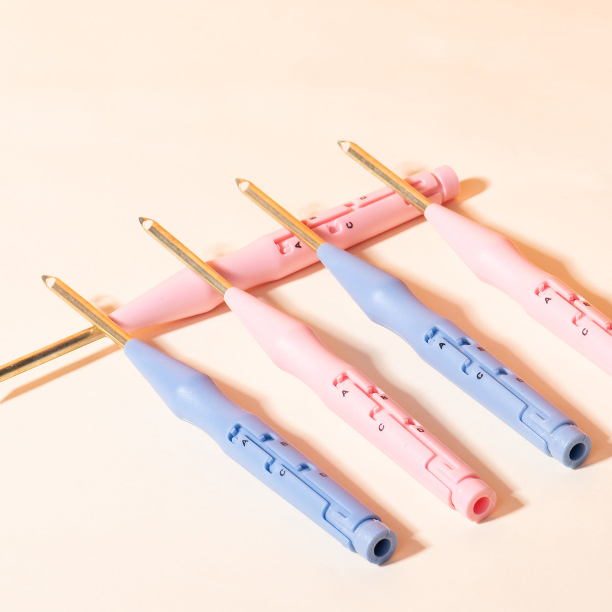 Poke embroidery needle wool handmade embroidery bold plastic poke pen embroidery wool embroidery color poke needle knitting hook needle