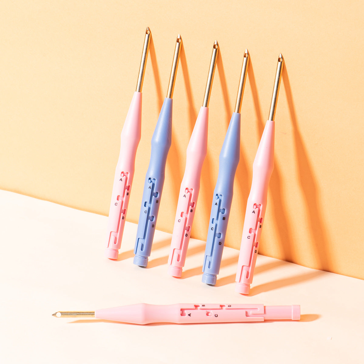 Poke embroidery needle wool handmade embroidery bold plastic poke pen embroidery wool embroidery color poke needle knitting hook needle